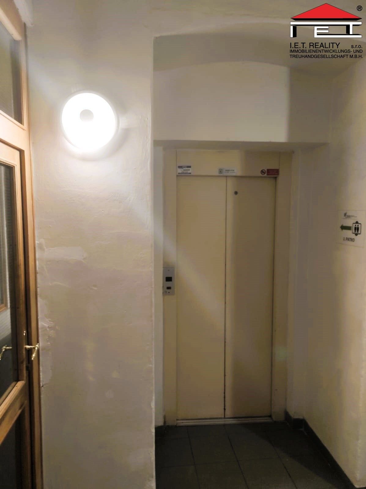 Pronájem komerčního prostoru 110 m² - foto 11