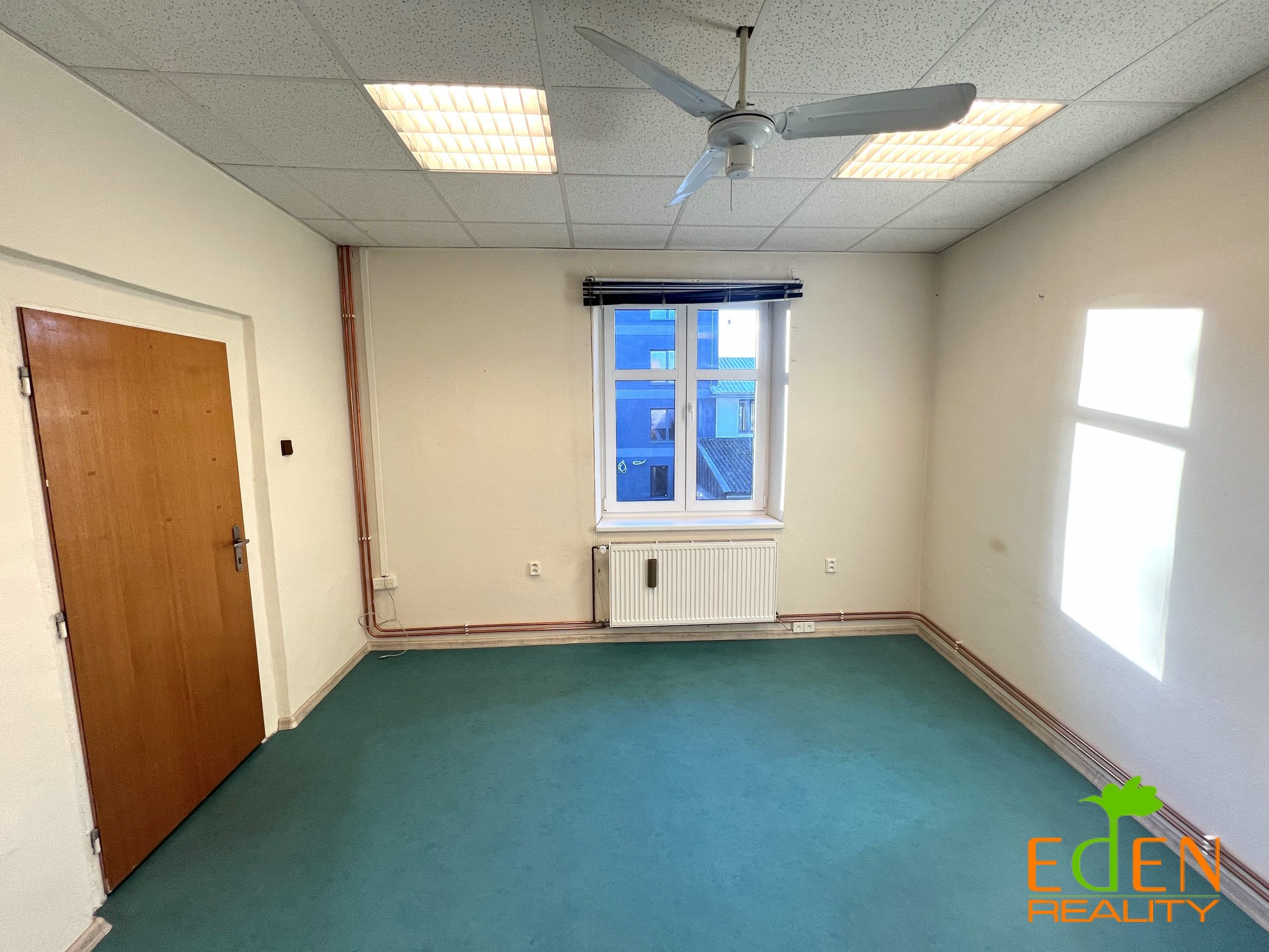 Pronájem komerčního prostoru 55 m² - foto 1