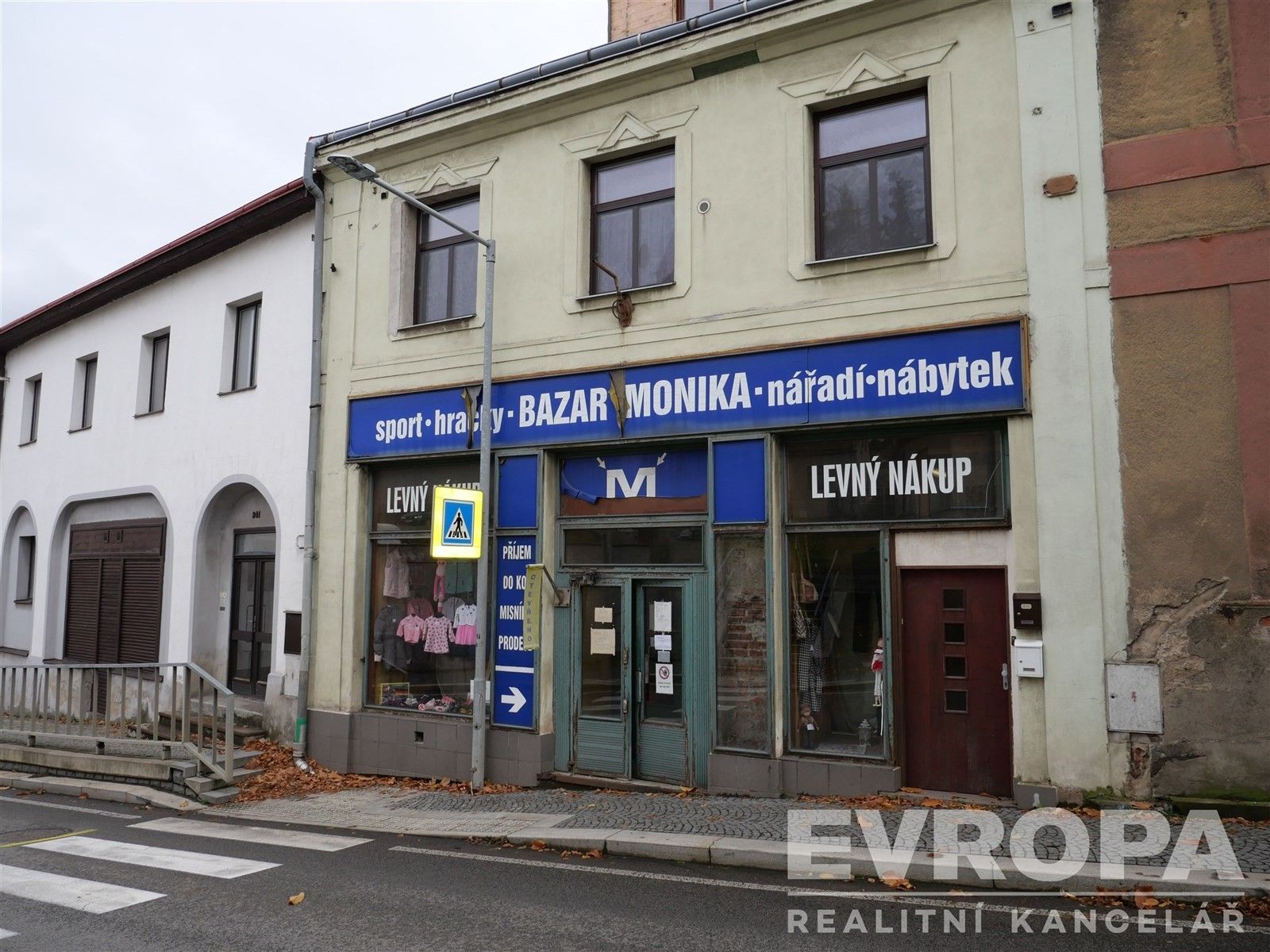 Pronájem komerčního prostoru 143 m² - foto 1