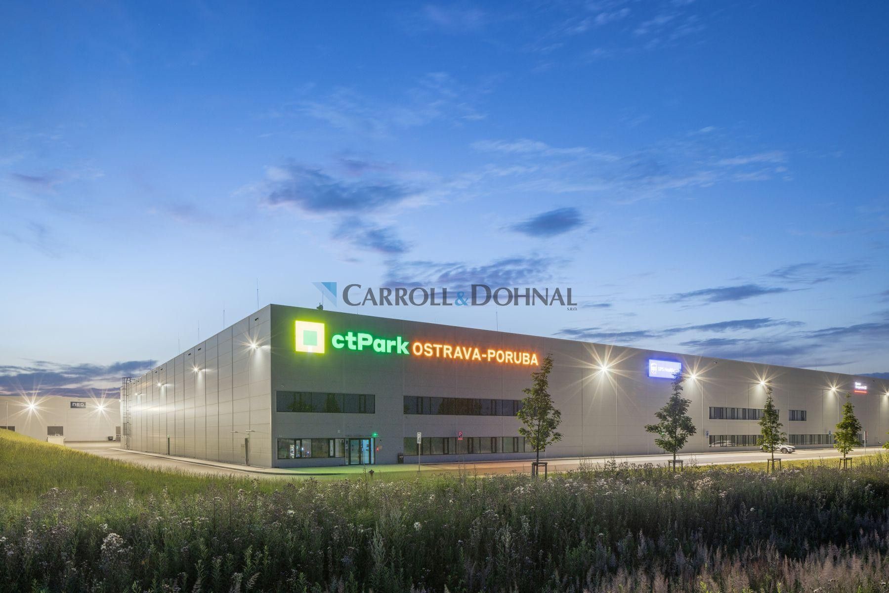 Pronájem komerčního prostoru 7461 m² - foto 1