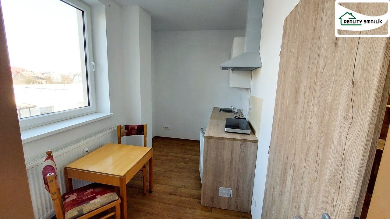 Pronájem bytu 2+kk 39 m² - foto 8