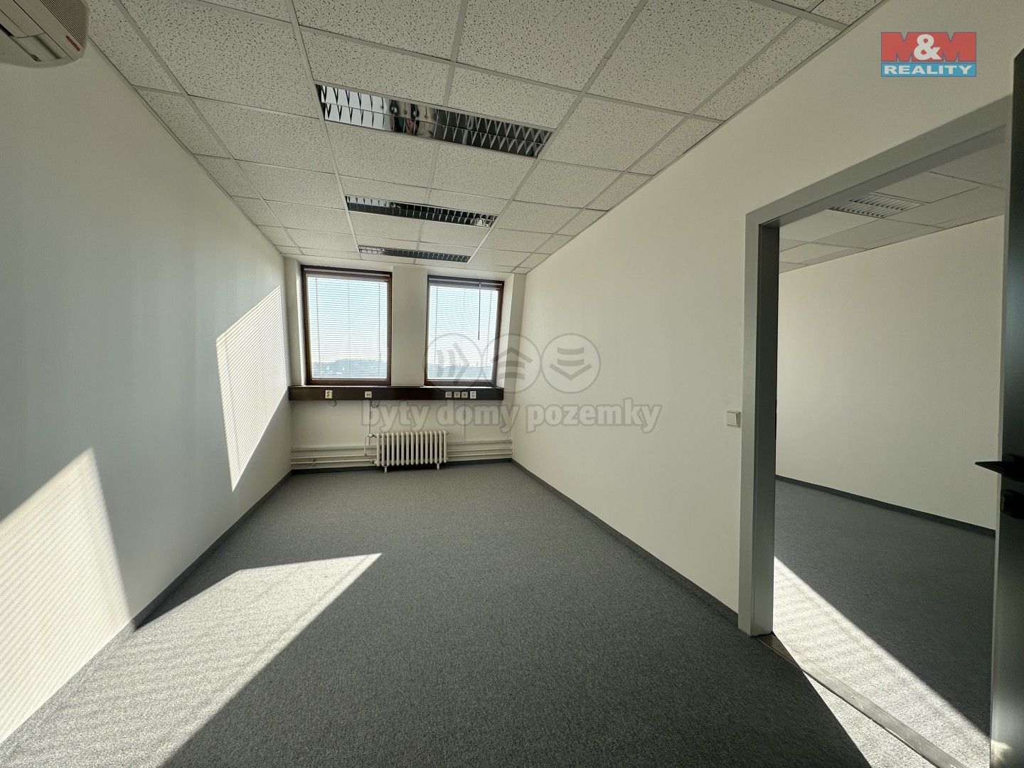 Pronájem komerčního prostoru 220 m² - foto 4