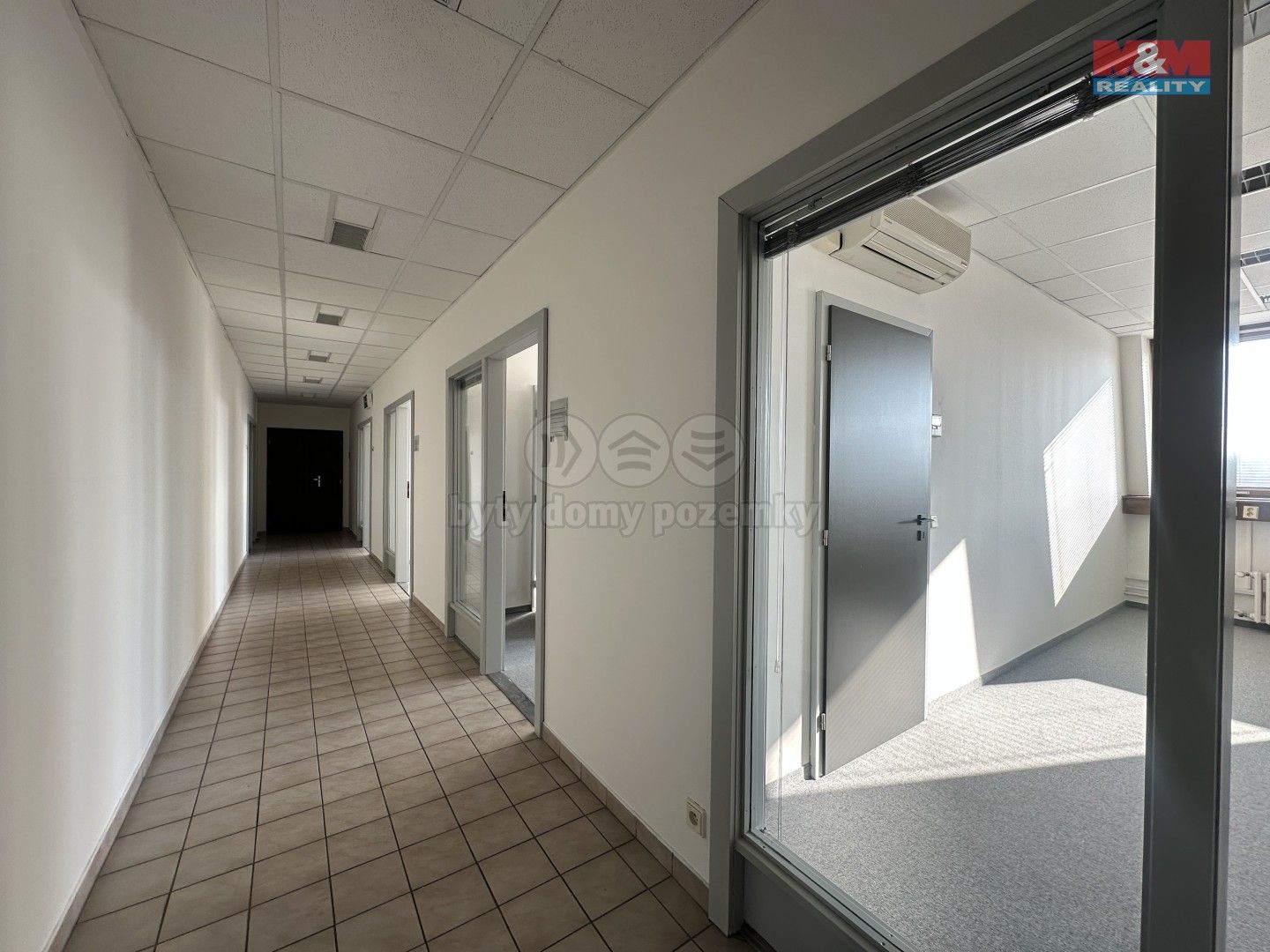 Pronájem komerčního prostoru 220 m² - foto 5