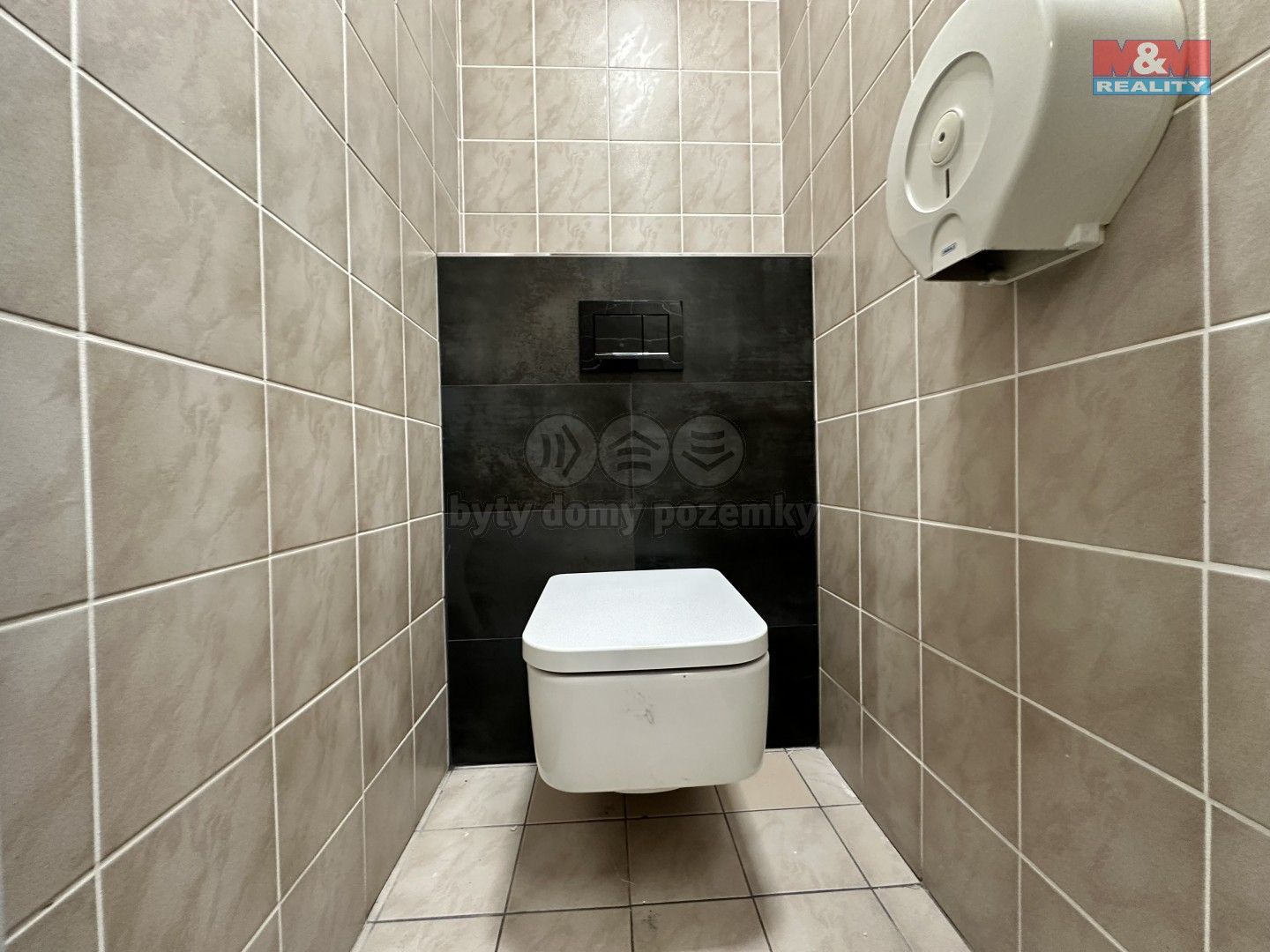 Pronájem komerčního prostoru 220 m² - foto 9