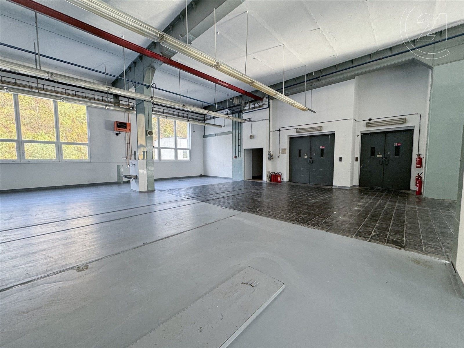 Pronájem komerčního prostoru 1920 m² - foto 3