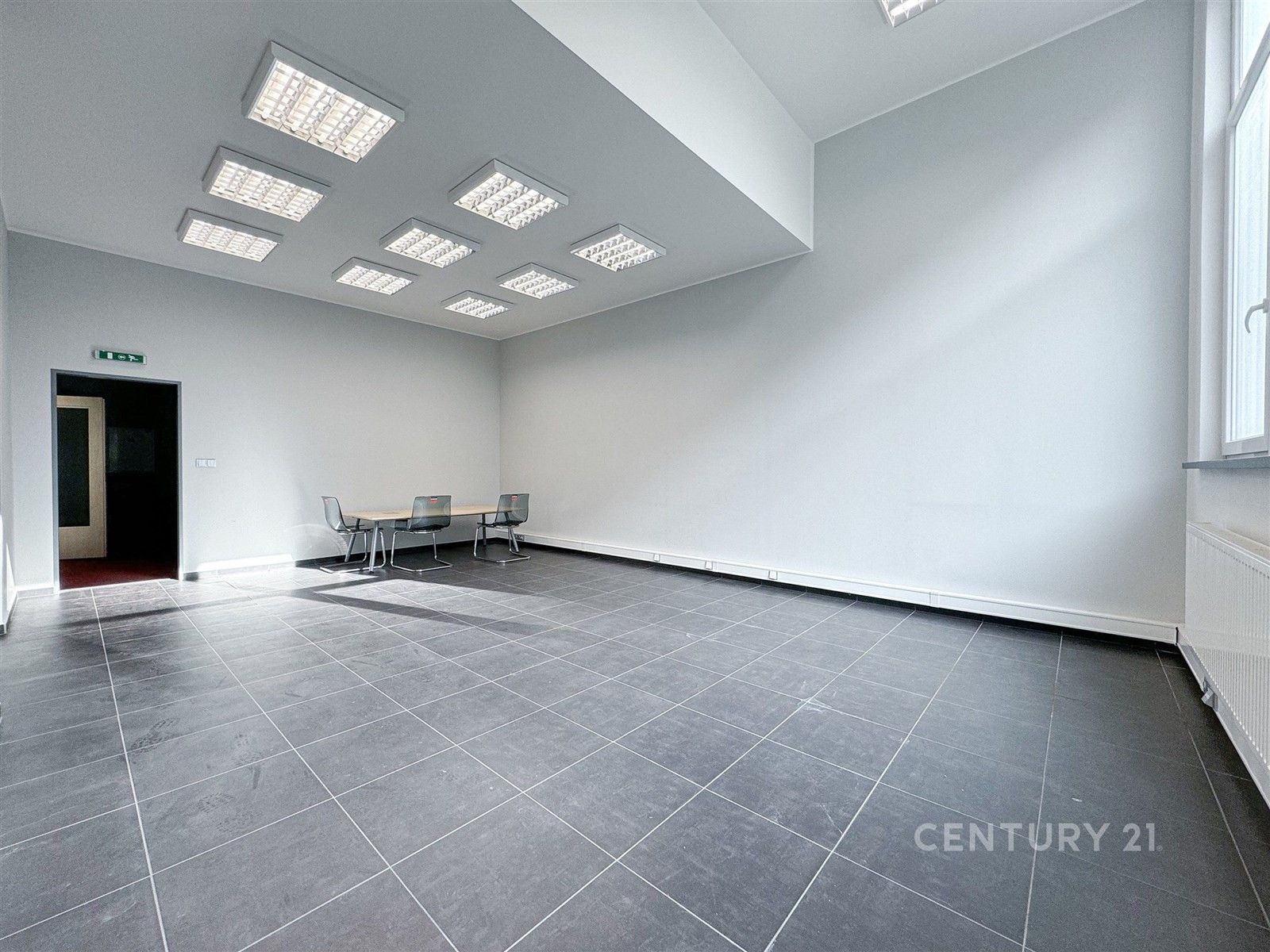 Pronájem komerčního prostoru 1920 m² - foto 14