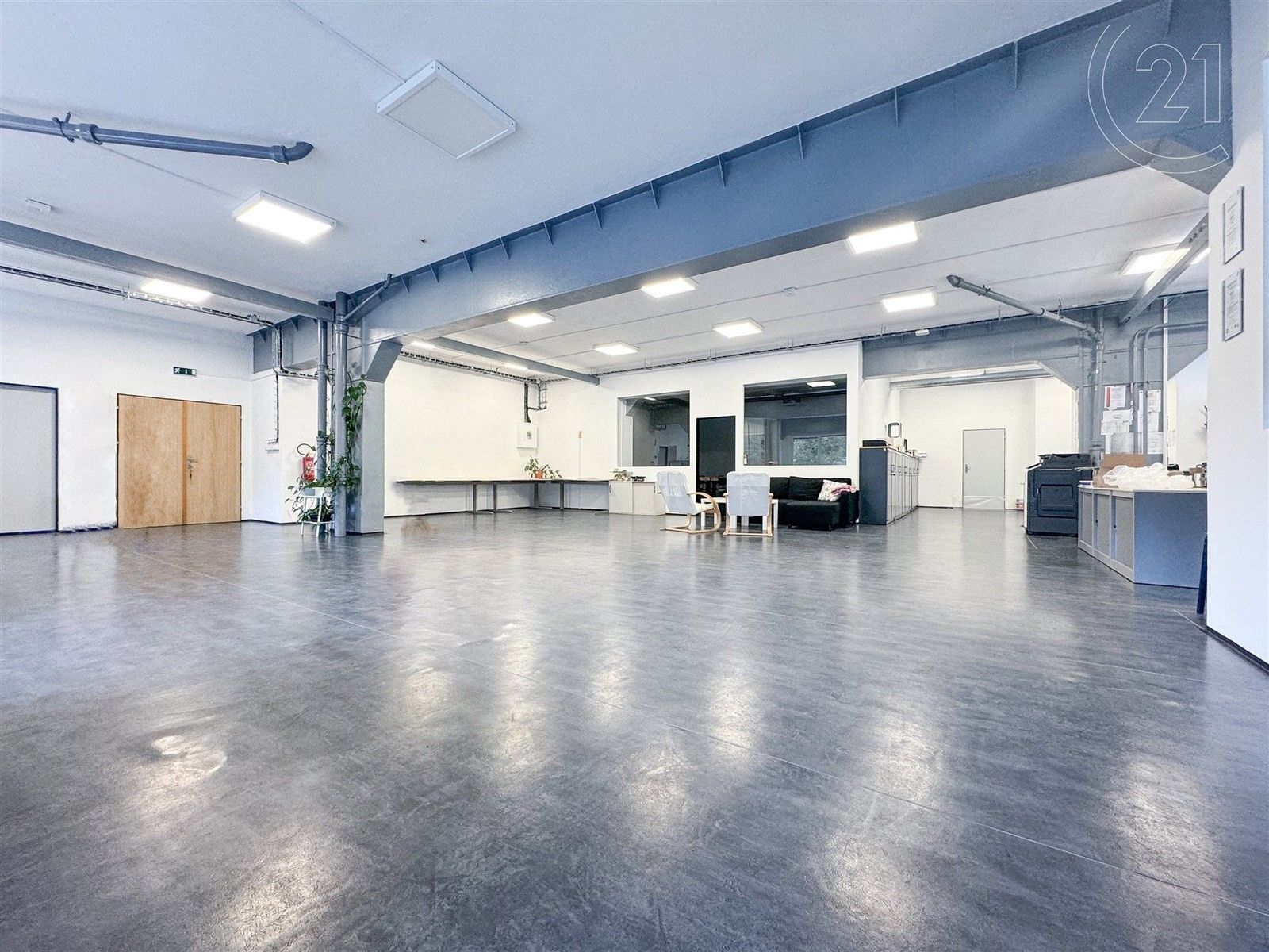 Pronájem komerčního prostoru 1920 m² - foto 24