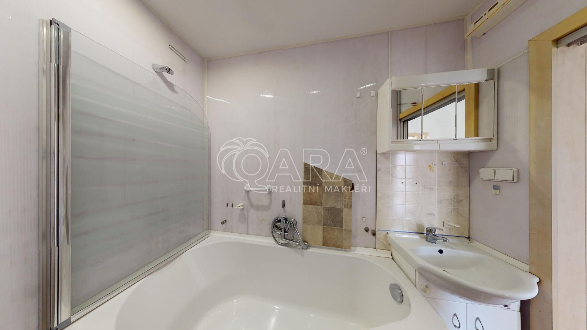 Pronájem bytu 1+1 37 m² - foto 11