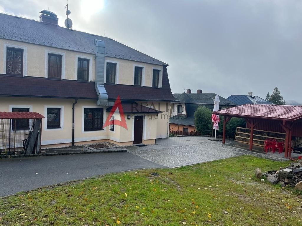 Prodej komerčního prostoru 500 m² - foto 1