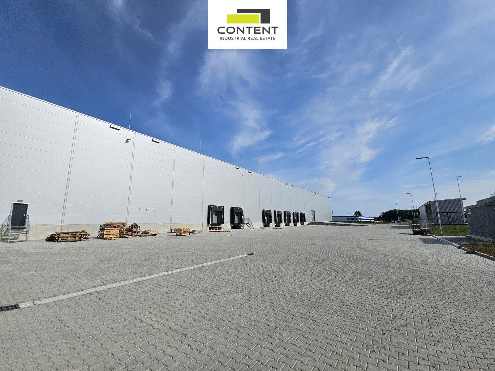 Pronájem komerčního prostoru 3500 m² - foto 10