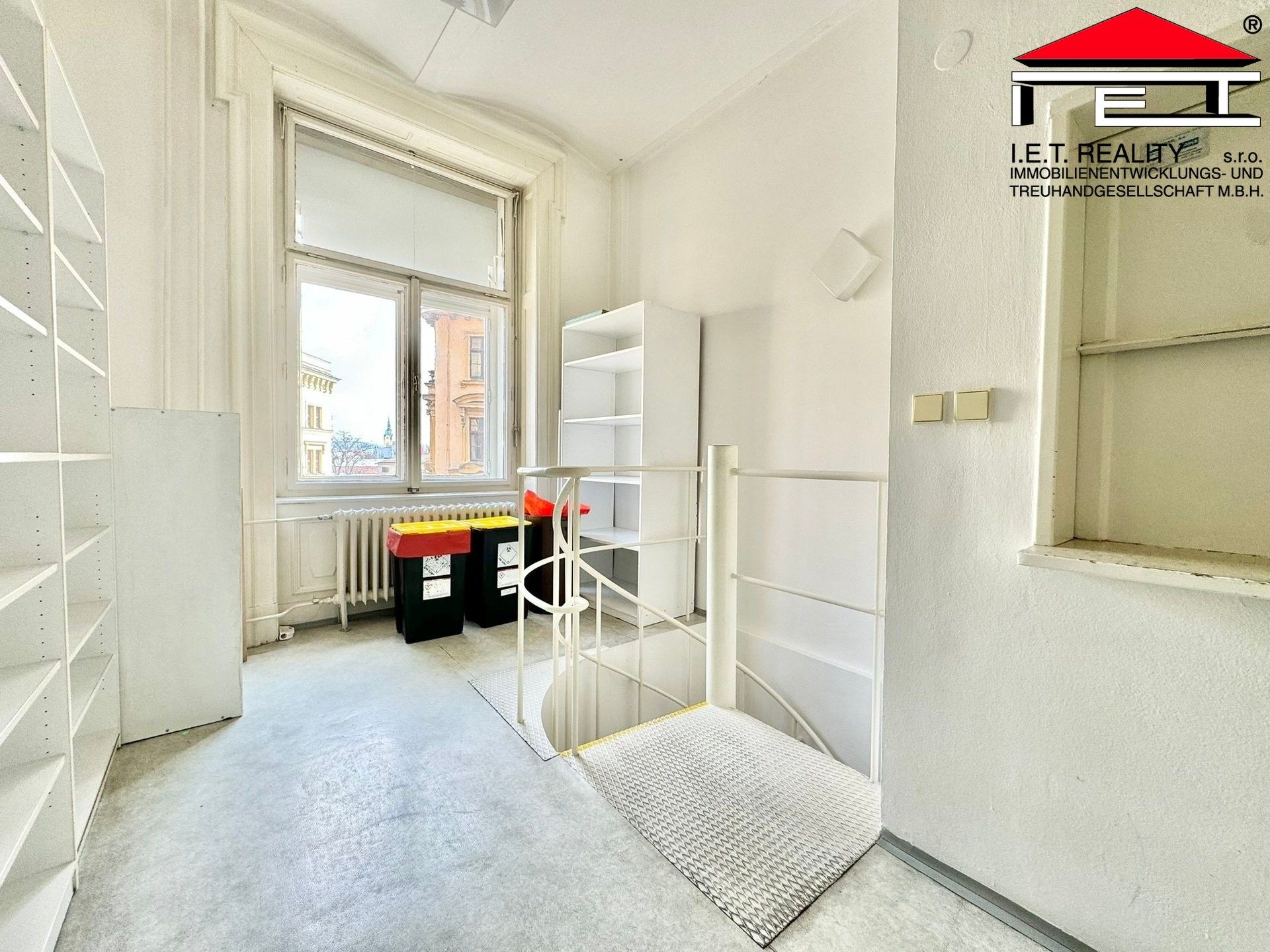 Pronájem komerčního prostoru 189 m² - foto 5