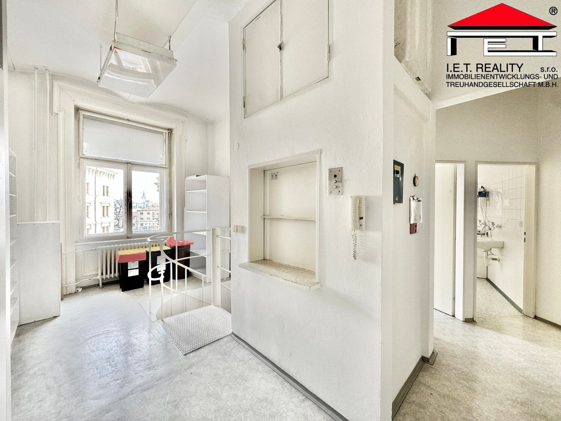 Pronájem komerčního prostoru 189 m² - foto 6