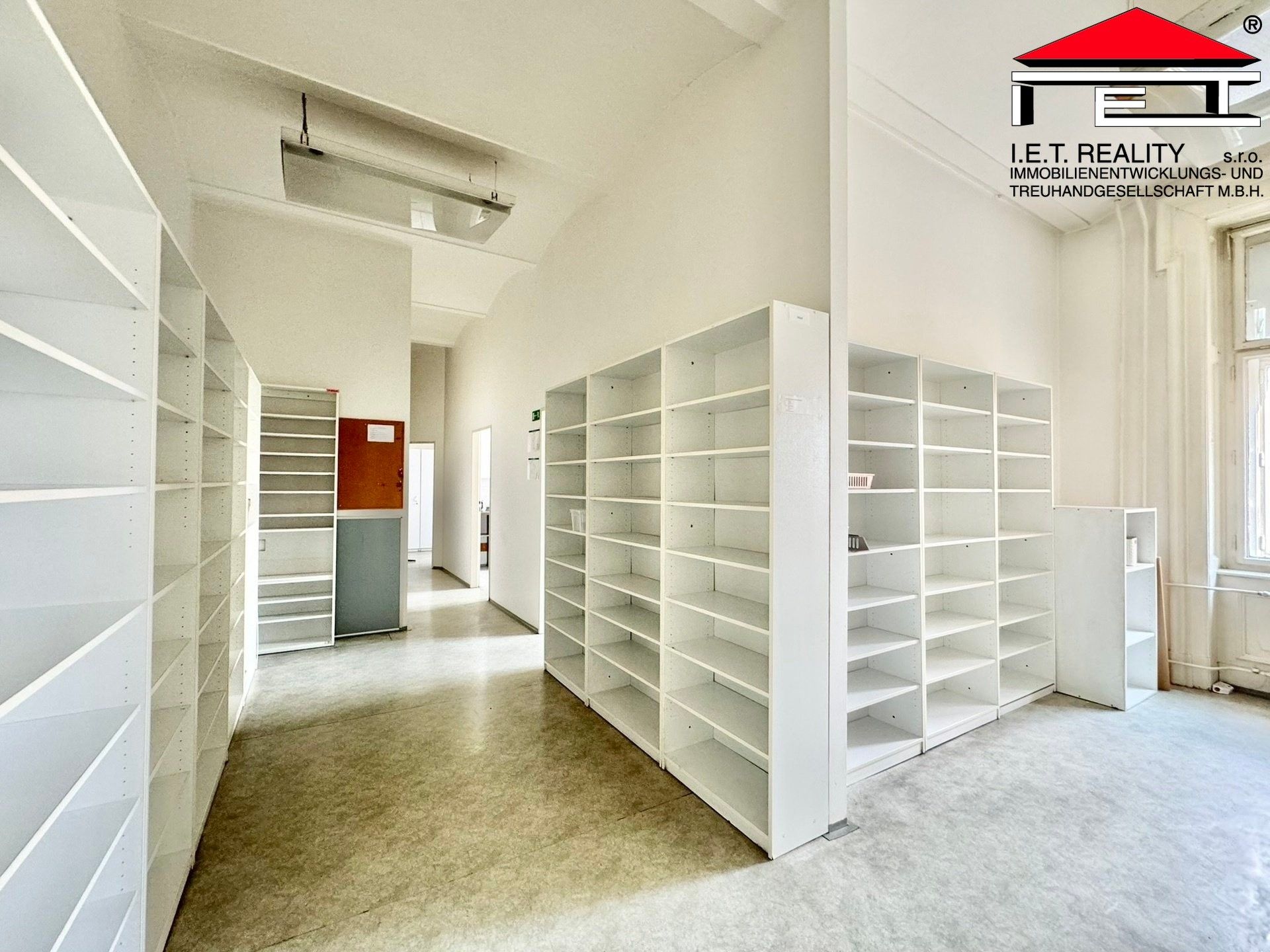 Pronájem komerčního prostoru 189 m² - foto 7