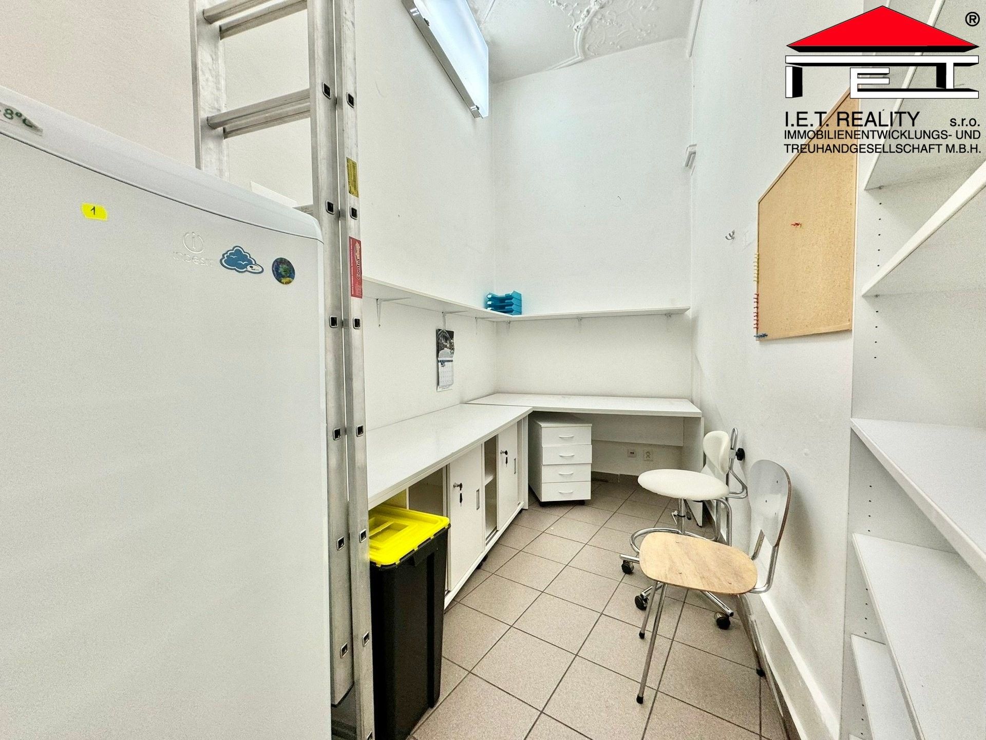 Pronájem komerčního prostoru 189 m² - foto 12