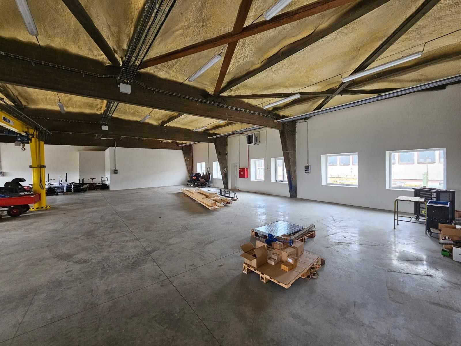 Pronájem komerčního prostoru 500 m² - foto 10