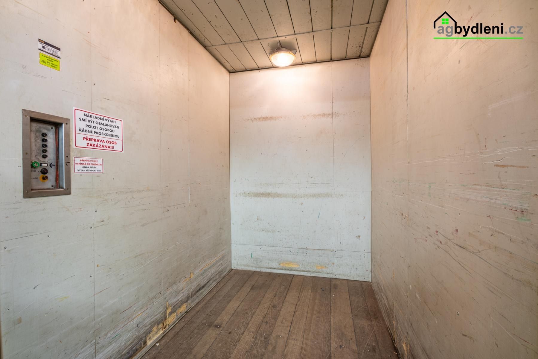 Prodej nemovitosti 260 m² - foto 13