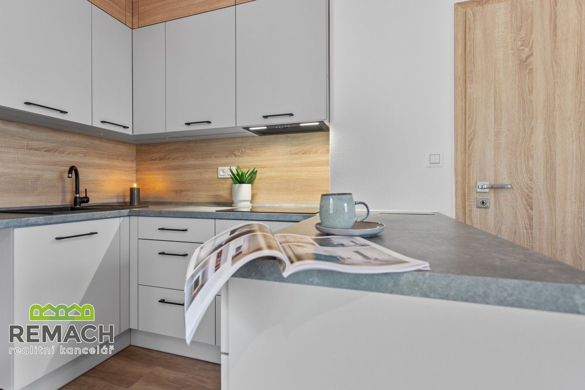 Pronájem bytu 2+kk 61 m² - foto 8