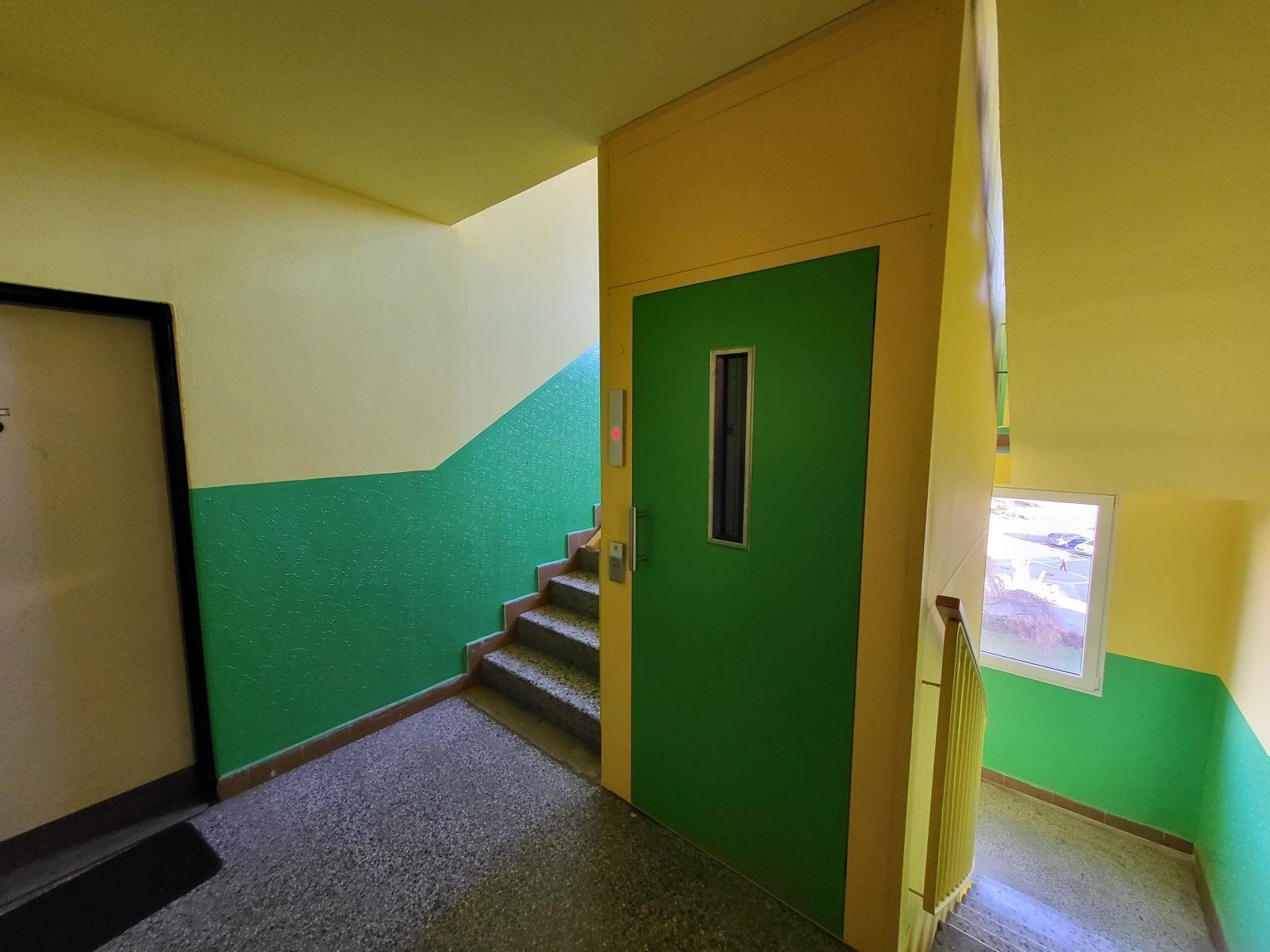 Pronájem bytu 3+1 67 m² - foto 8
