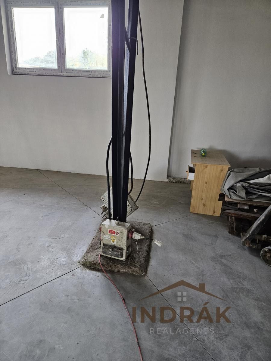 Pronájem nemovitosti 347 m² - foto 4