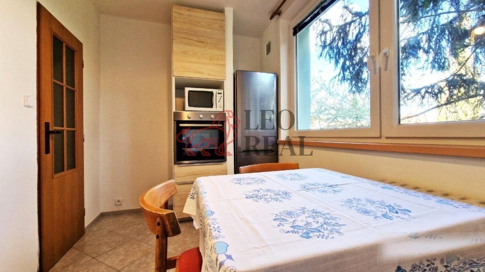 Pronájem bytu 3+1 73 m² - foto 2