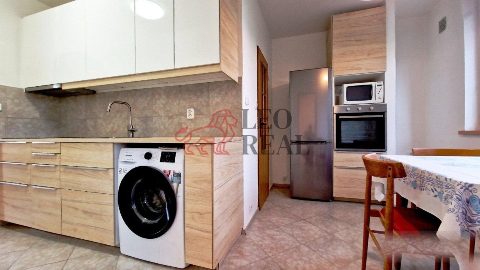 Pronájem bytu 3+1 73 m² - foto 4