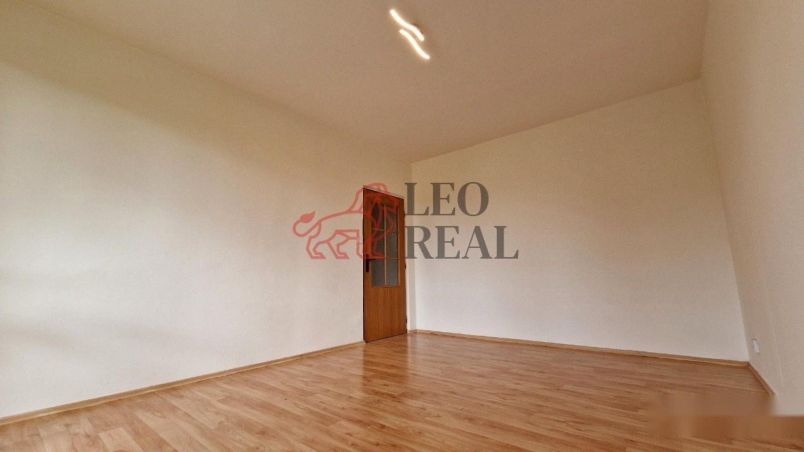 Pronájem bytu 3+1 73 m² - foto 7
