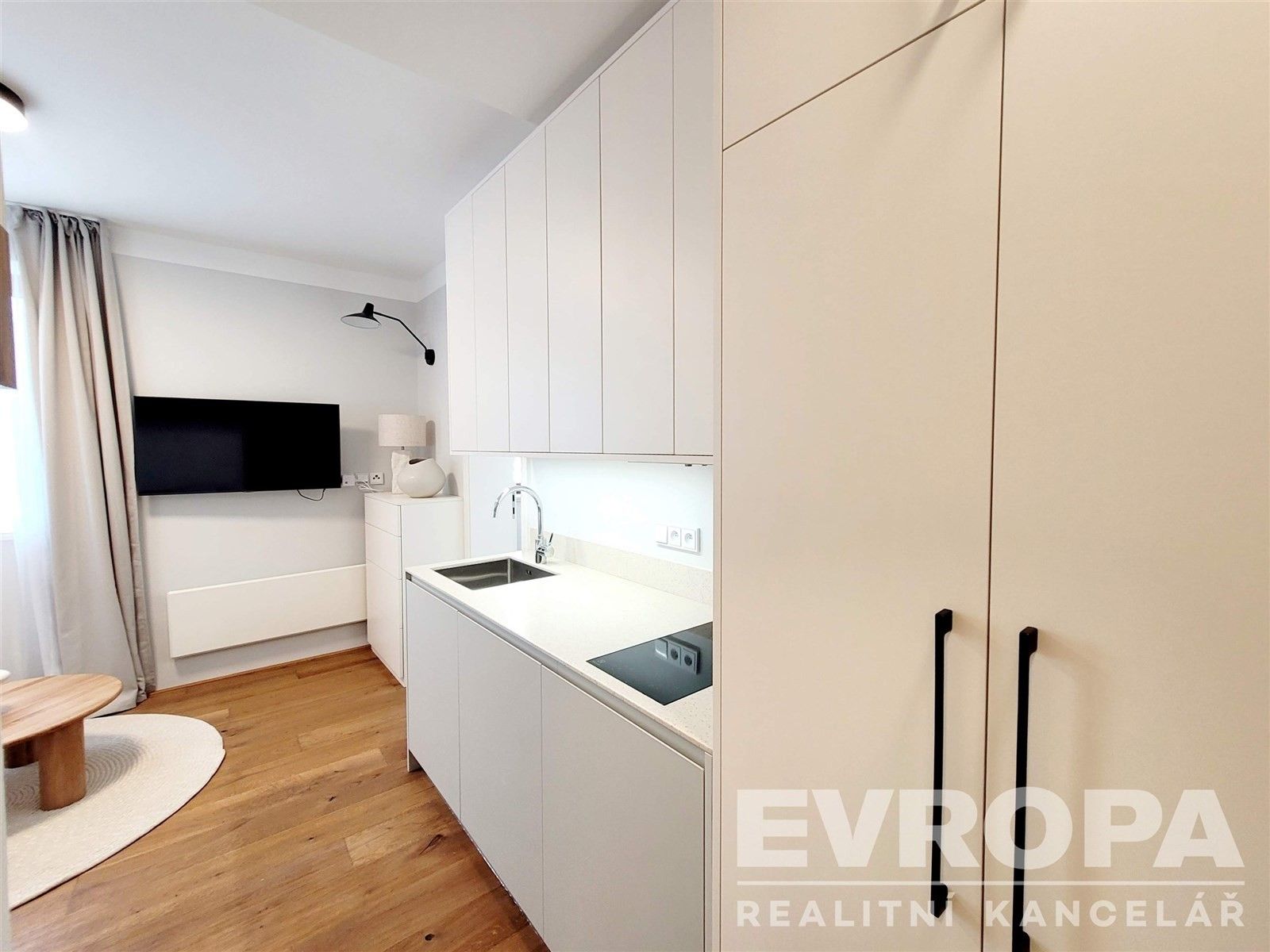 Pronájem bytu 1+kk 25 m² - foto 4