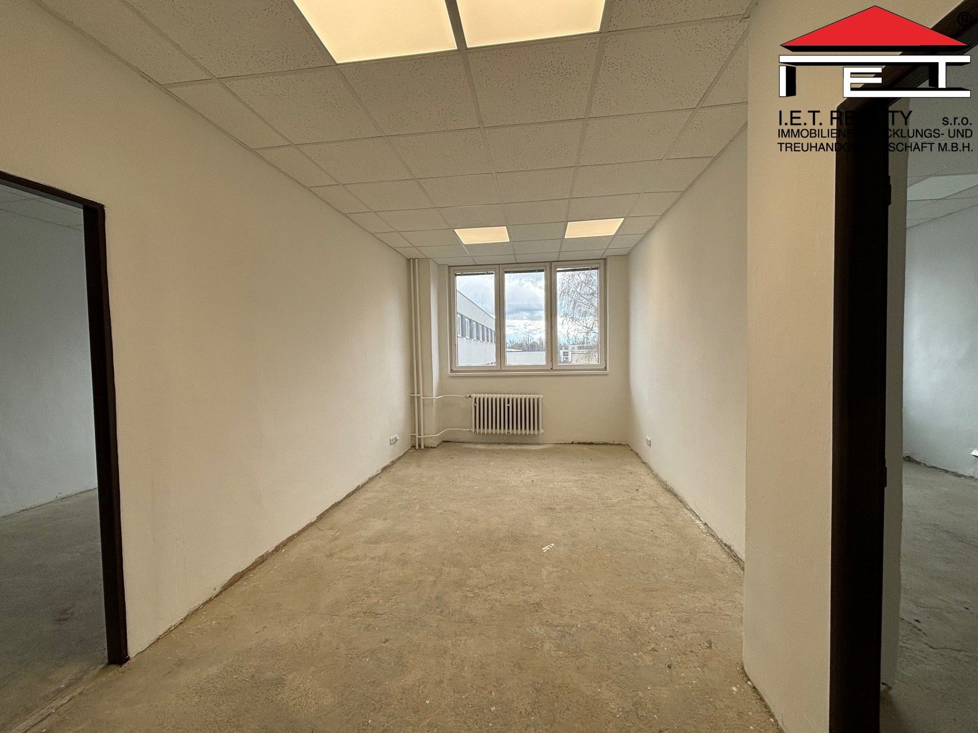 Pronájem komerčního prostoru 600 m² - foto 24