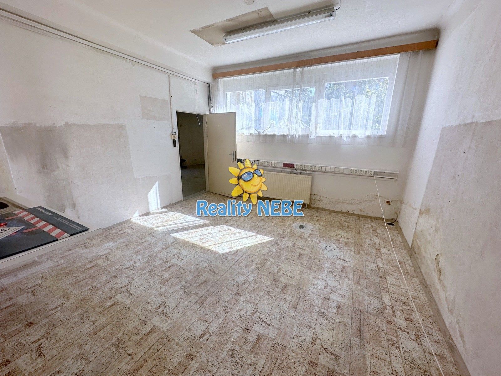 Pronájem komerčního prostoru 164 m² - foto 1