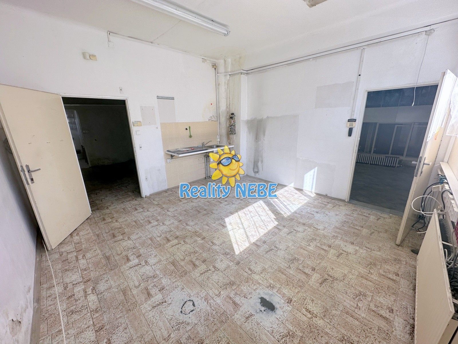 Pronájem komerčního prostoru 164 m² - foto 2