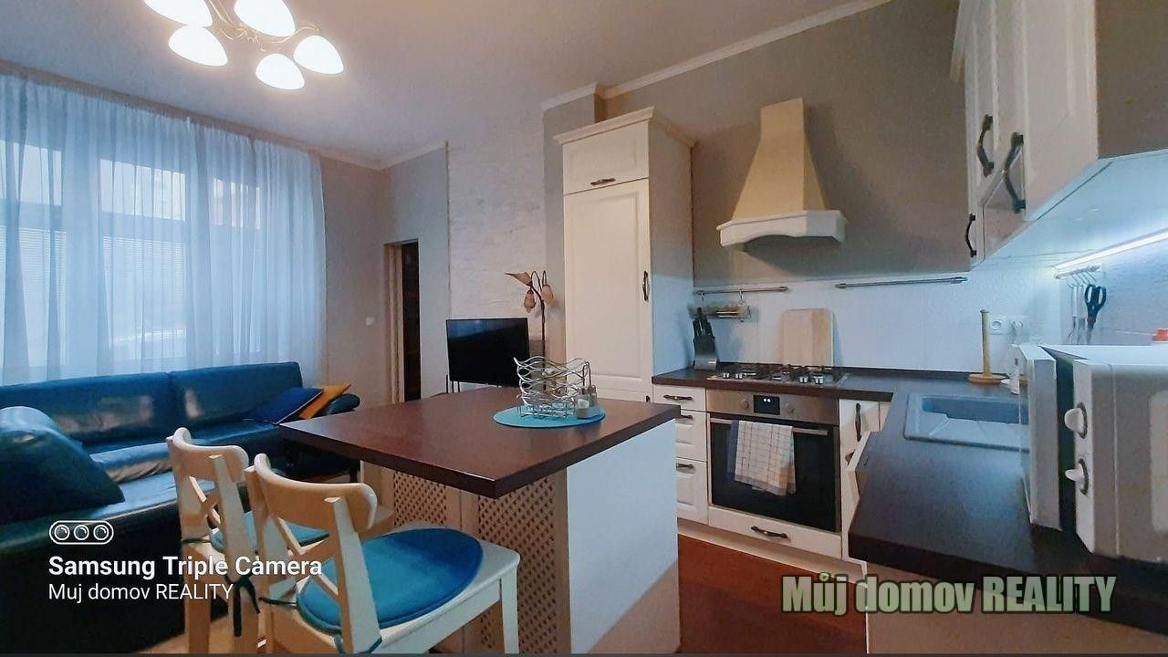 Pronájem bytu 3+kk 55 m² - foto 1