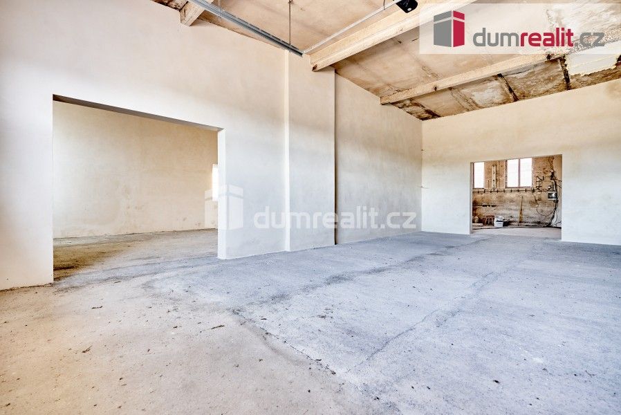 Prodej komerčního prostoru 2500 m² - foto 11