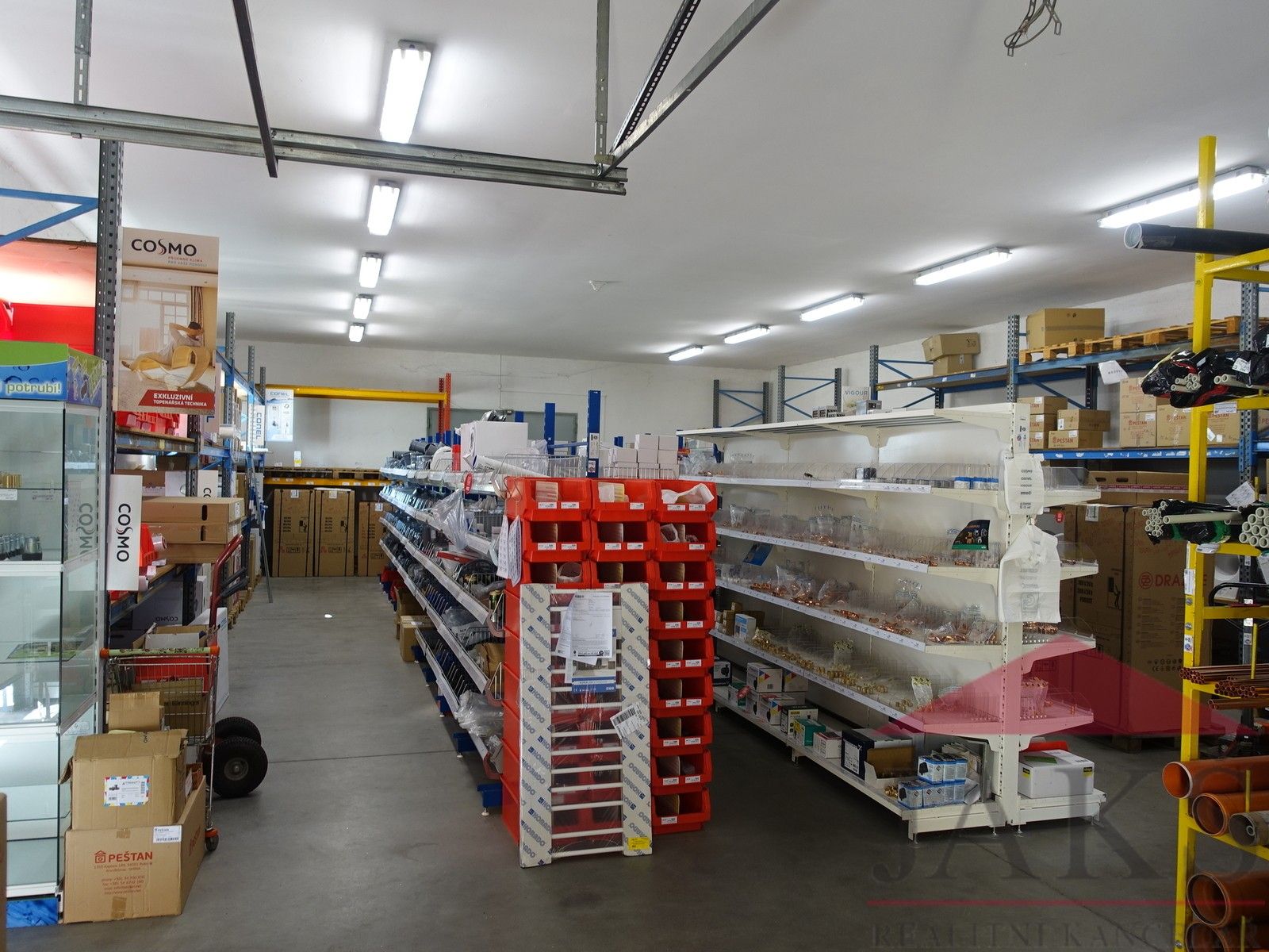 Pronájem komerčního prostoru 238 m² - foto 8