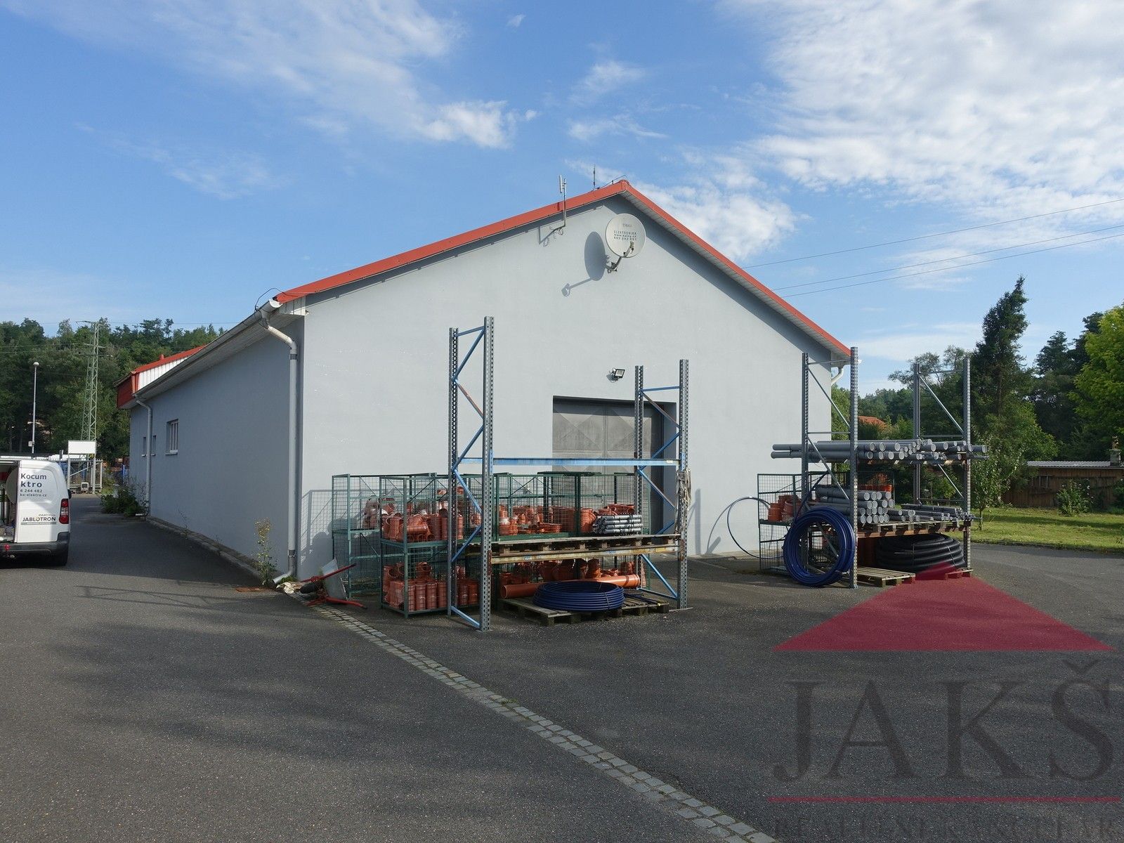 Pronájem komerčního prostoru 238 m² - foto 1