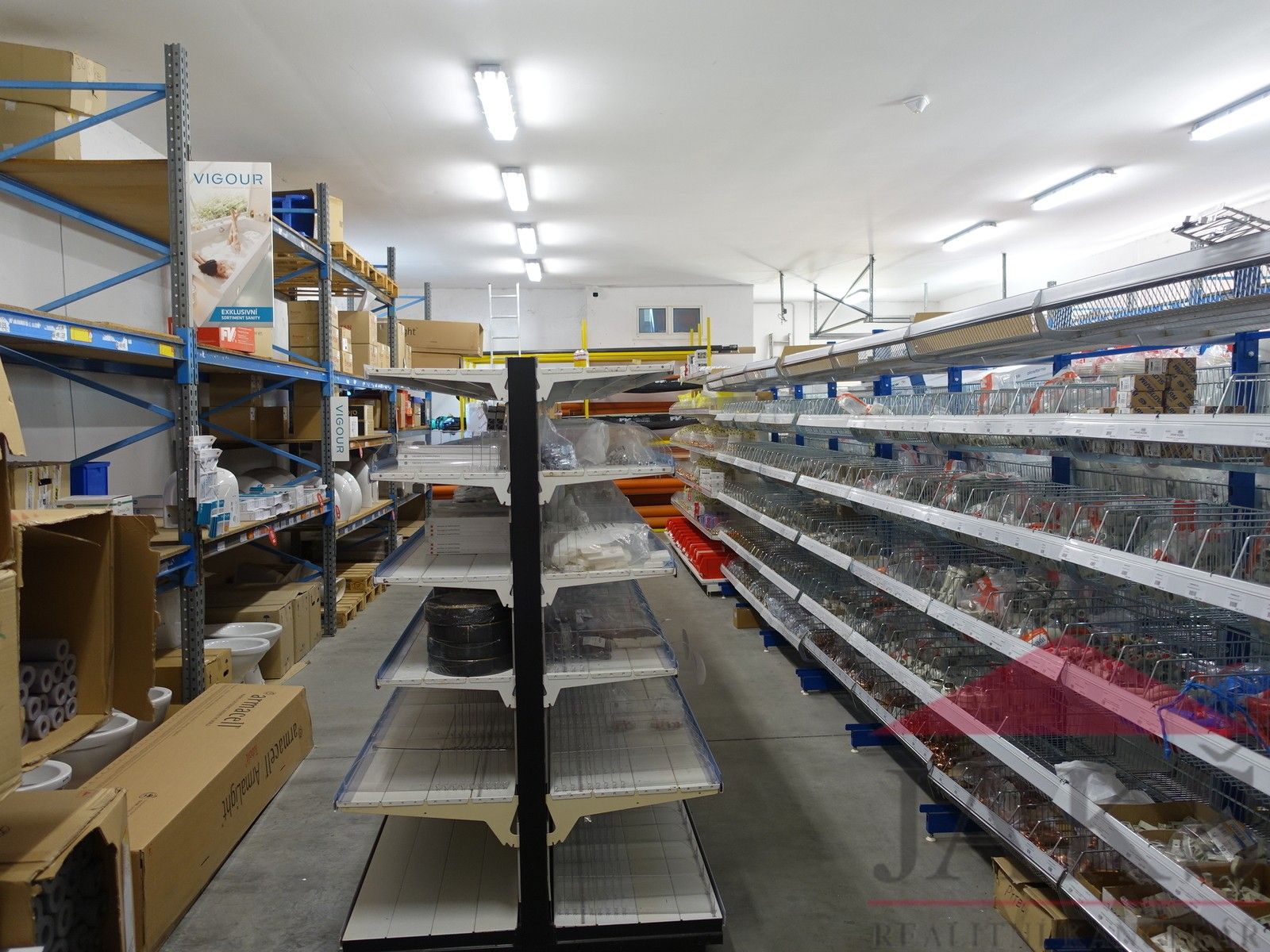 Pronájem komerčního prostoru 238 m² - foto 11