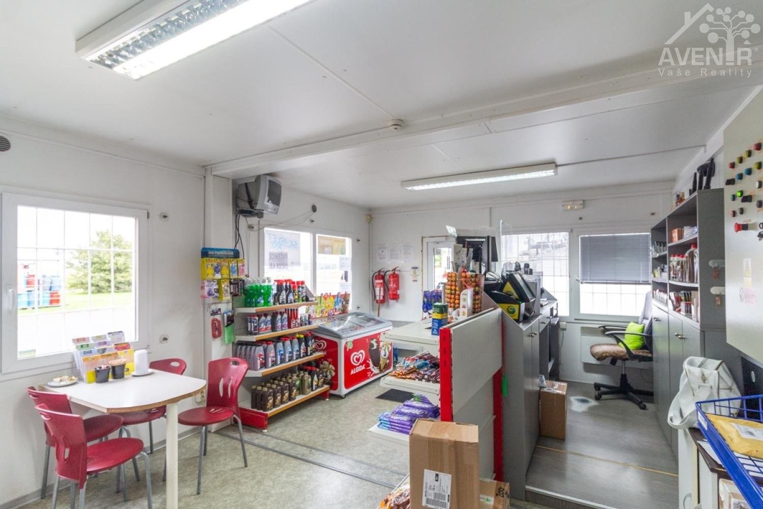 Prodej komerčního prostoru 63 m² - foto 8