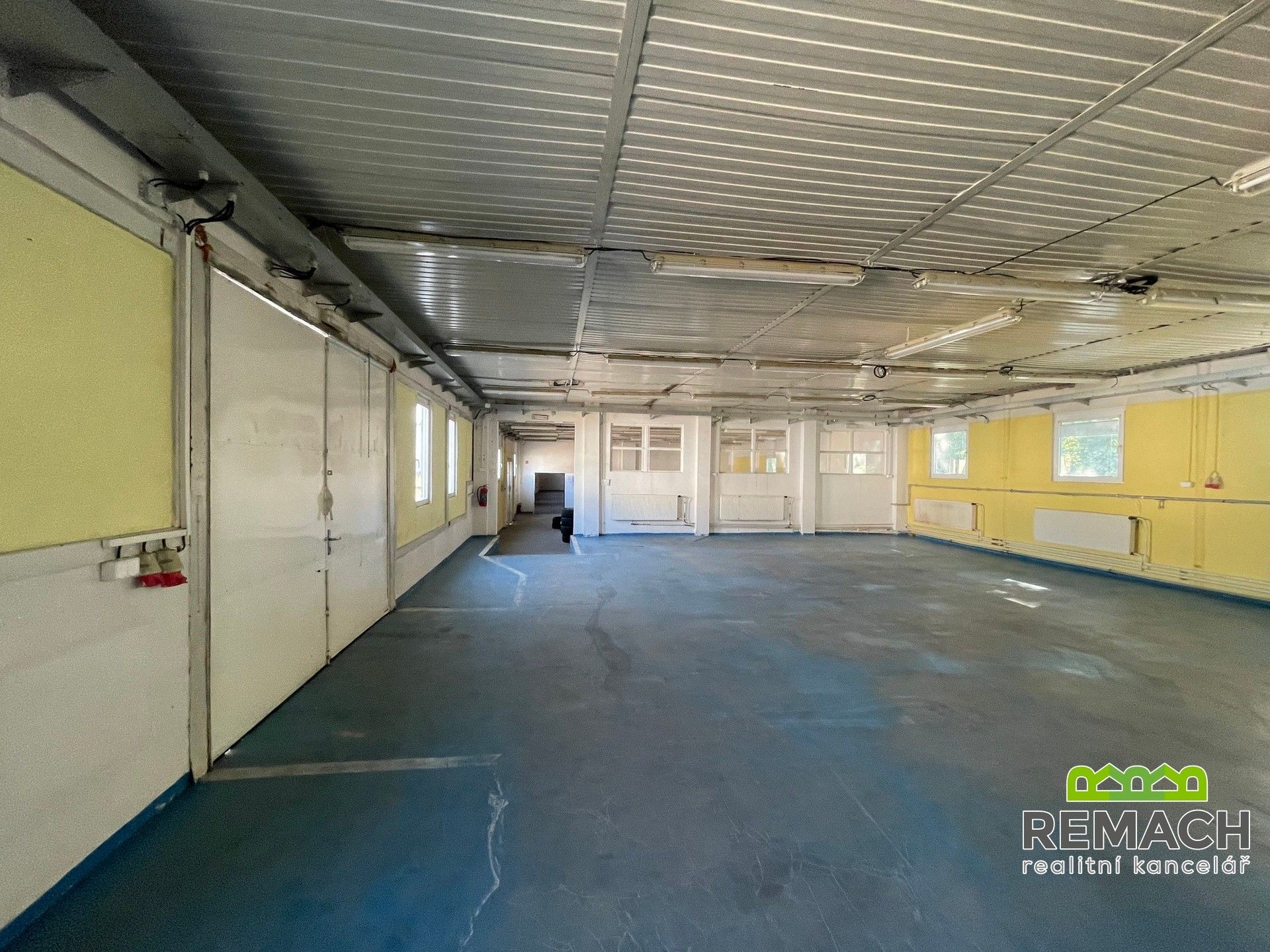 Pronájem komerčního prostoru 300 m² - foto 5
