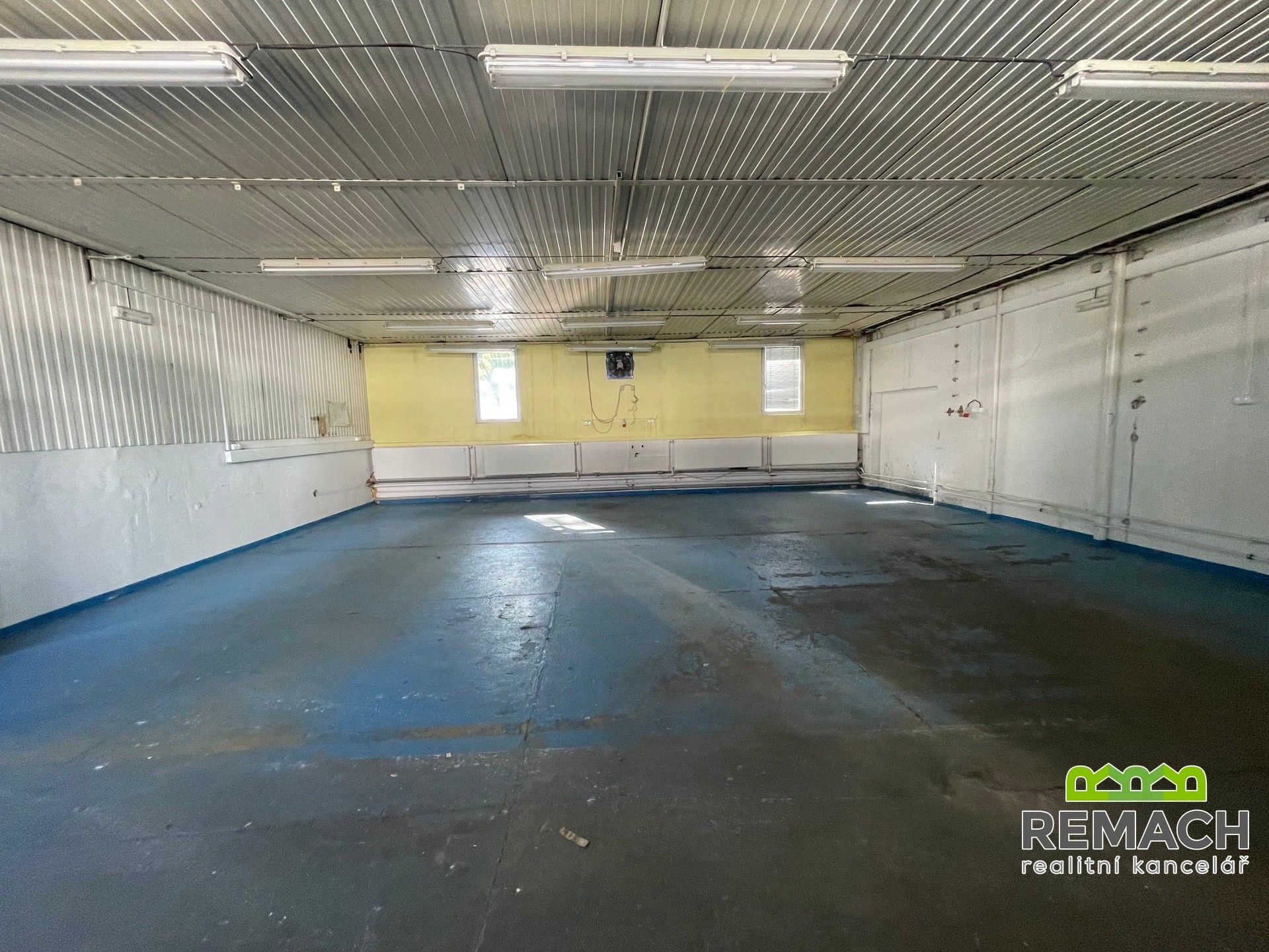 Pronájem komerčního prostoru 300 m² - foto 8