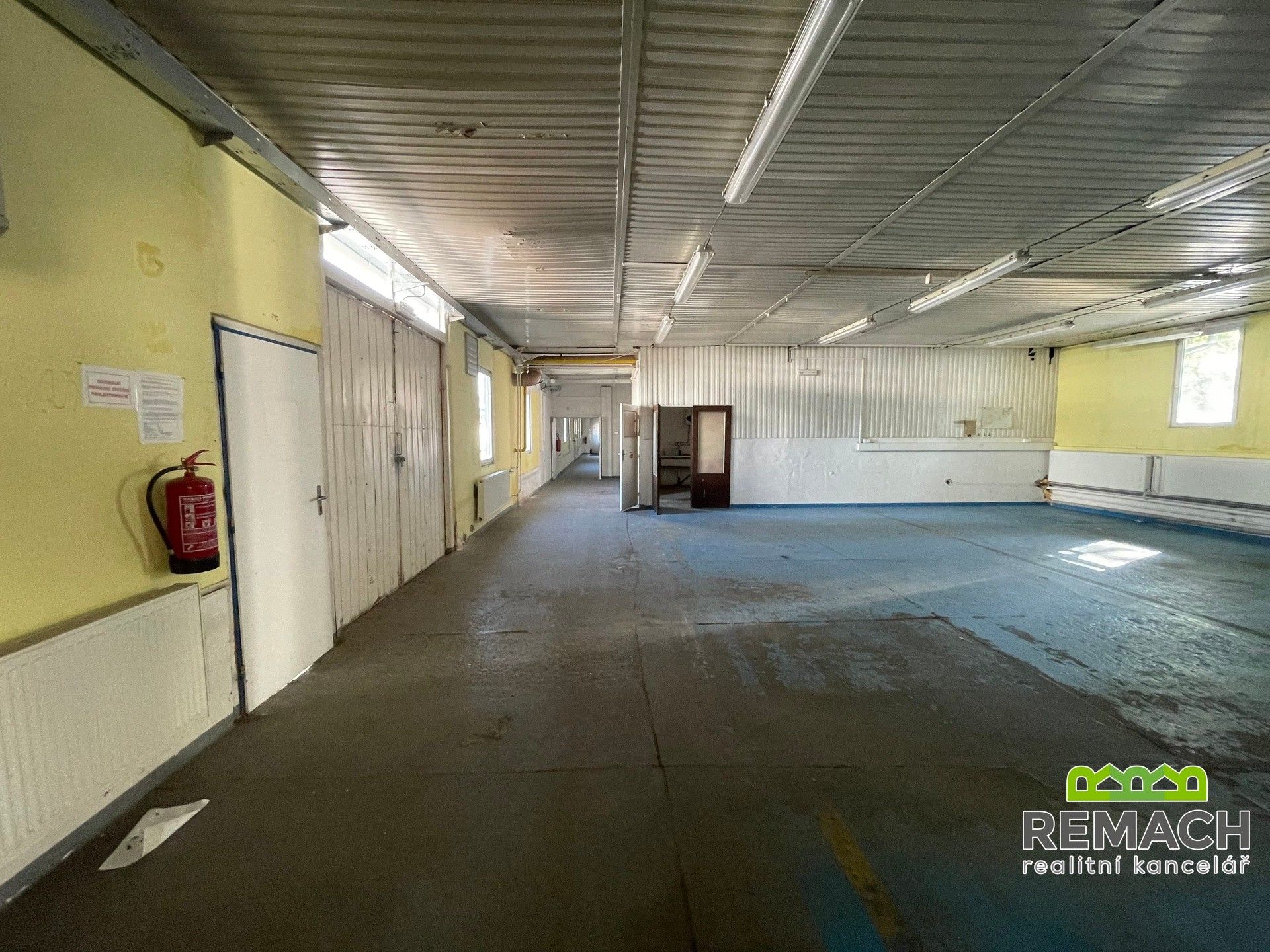 Pronájem komerčního prostoru 300 m² - foto 9