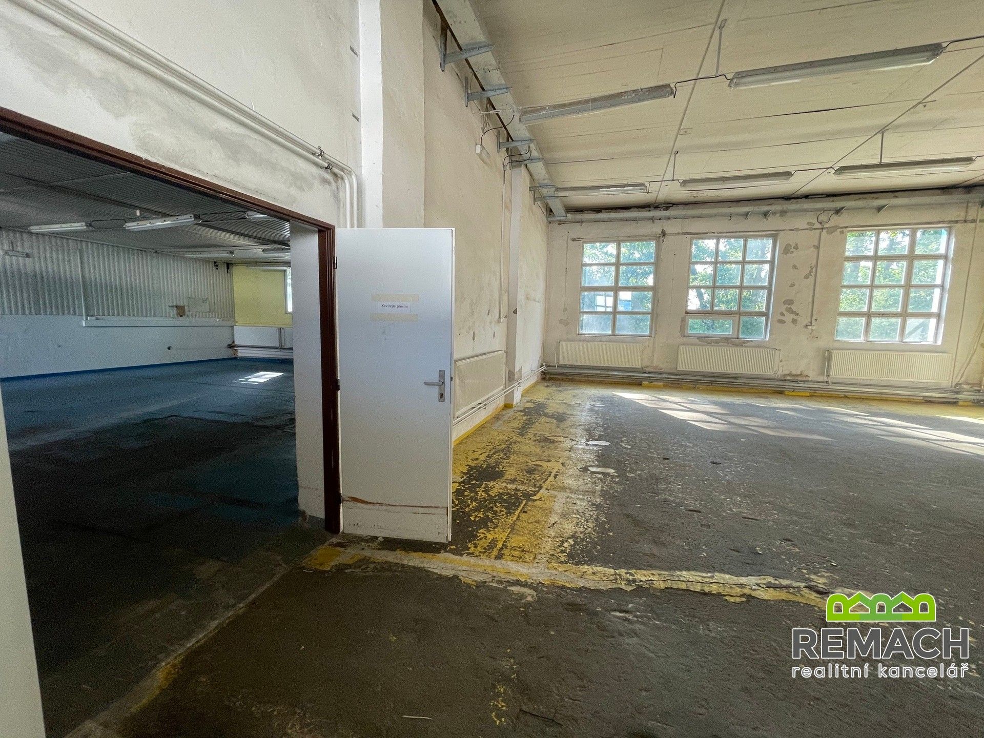 Pronájem komerčního prostoru 300 m² - foto 10