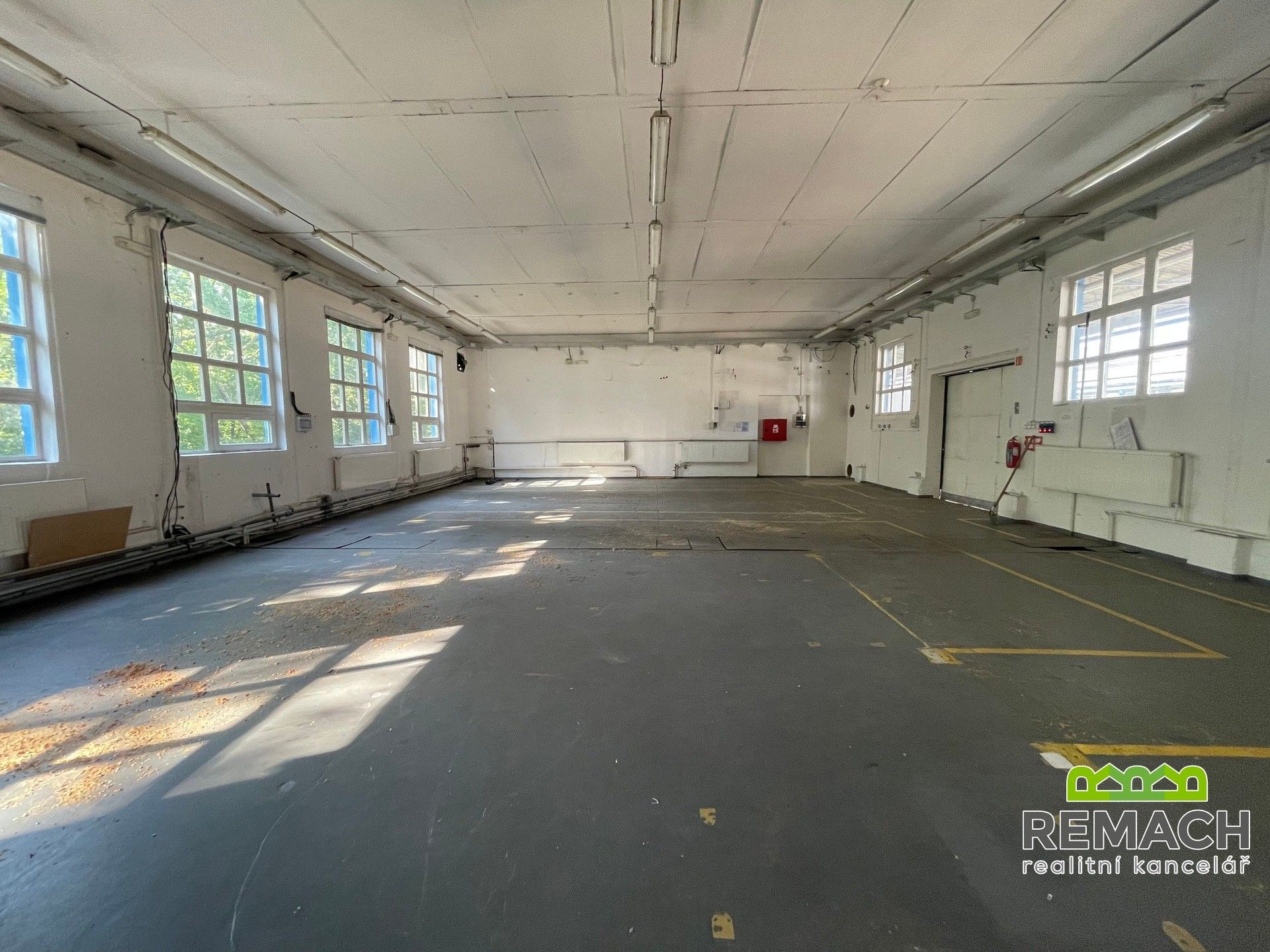 Pronájem komerčního prostoru 300 m² - foto 13
