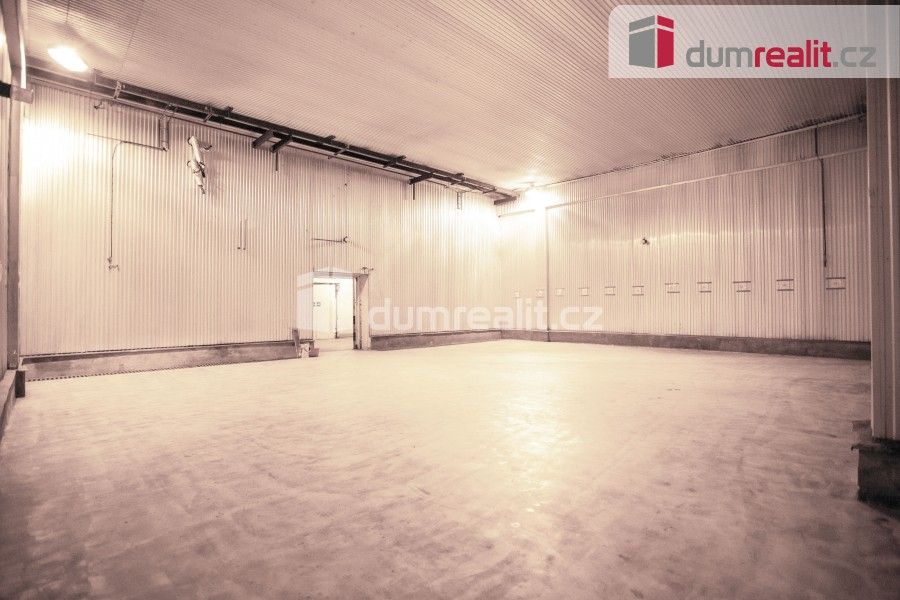 Pronájem komerčního prostoru 250 m² - foto 11
