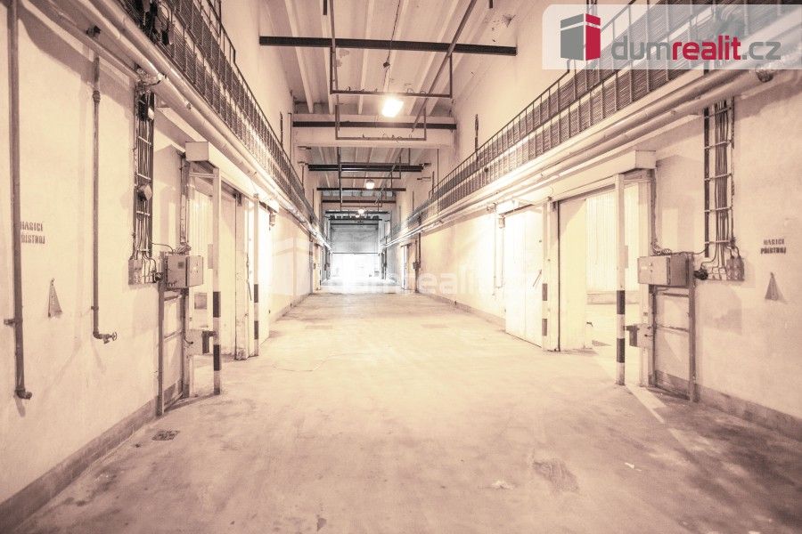 Pronájem komerčního prostoru 250 m² - foto 12
