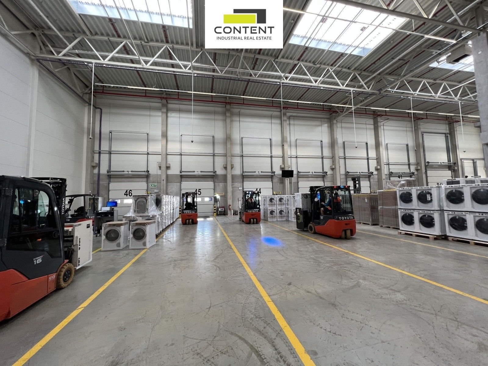 Pronájem komerčního prostoru 3800 m² - foto 6