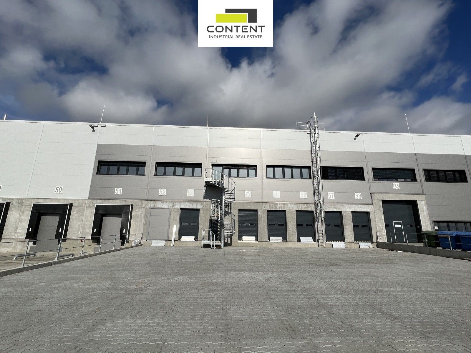 Pronájem komerčního prostoru 3800 m² - foto 2