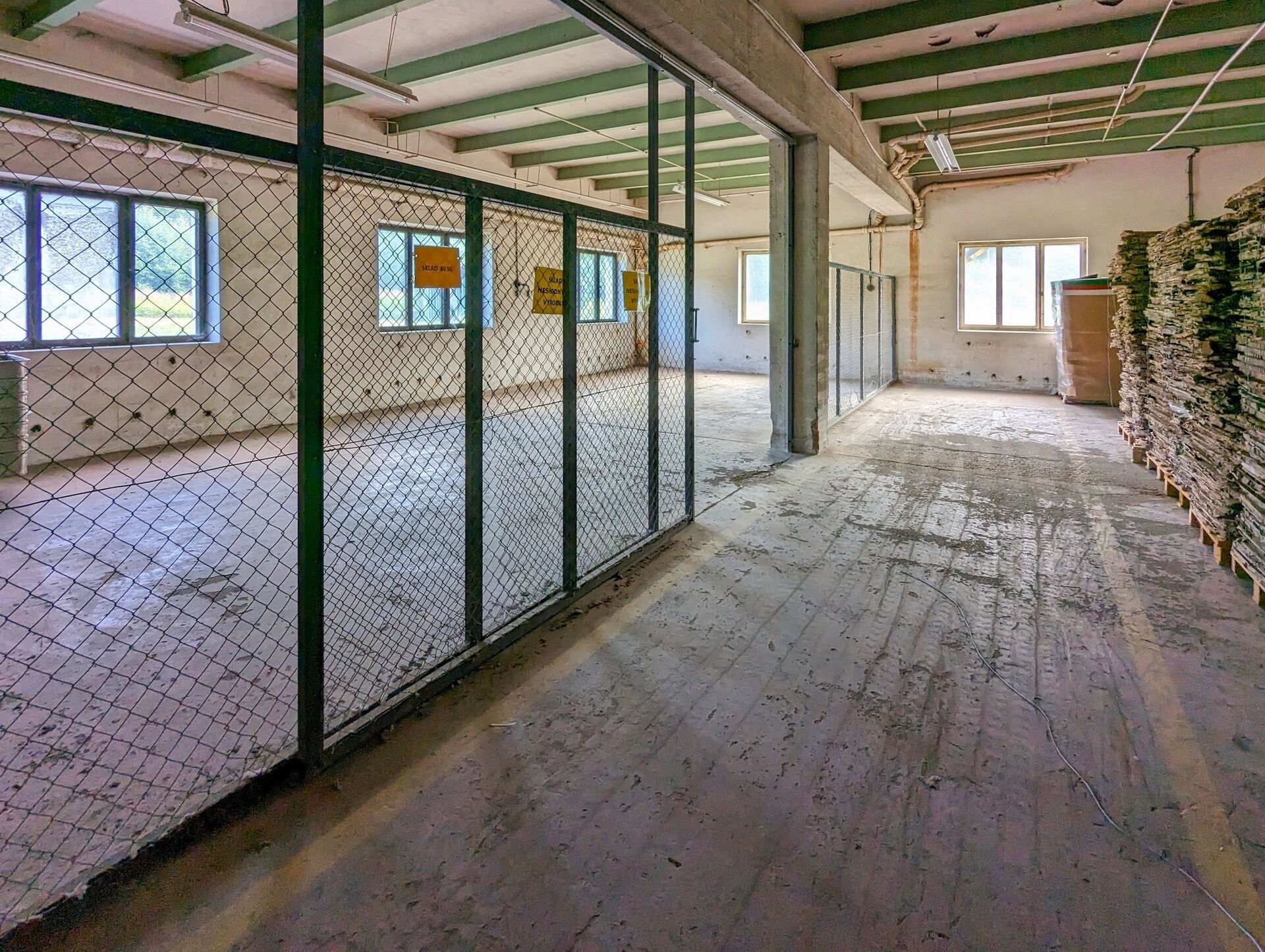 Pronájem komerčního prostoru 490 m² - foto 2