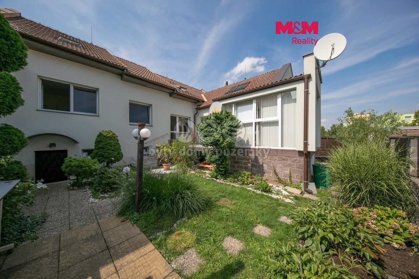 Pronájem bytu 1+kk 250 m² - foto 1