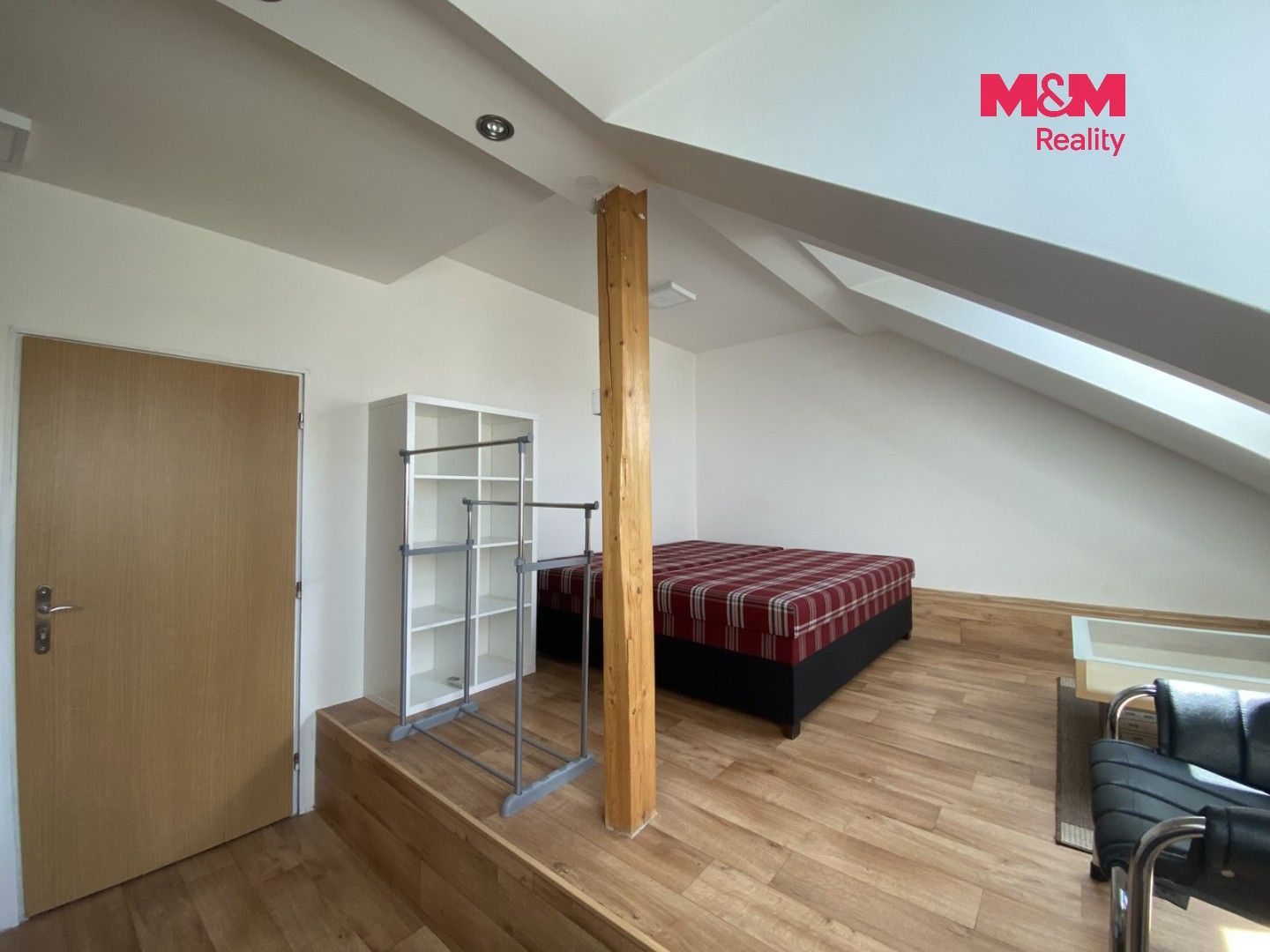 Pronájem bytu 1+kk 250 m² - foto 3