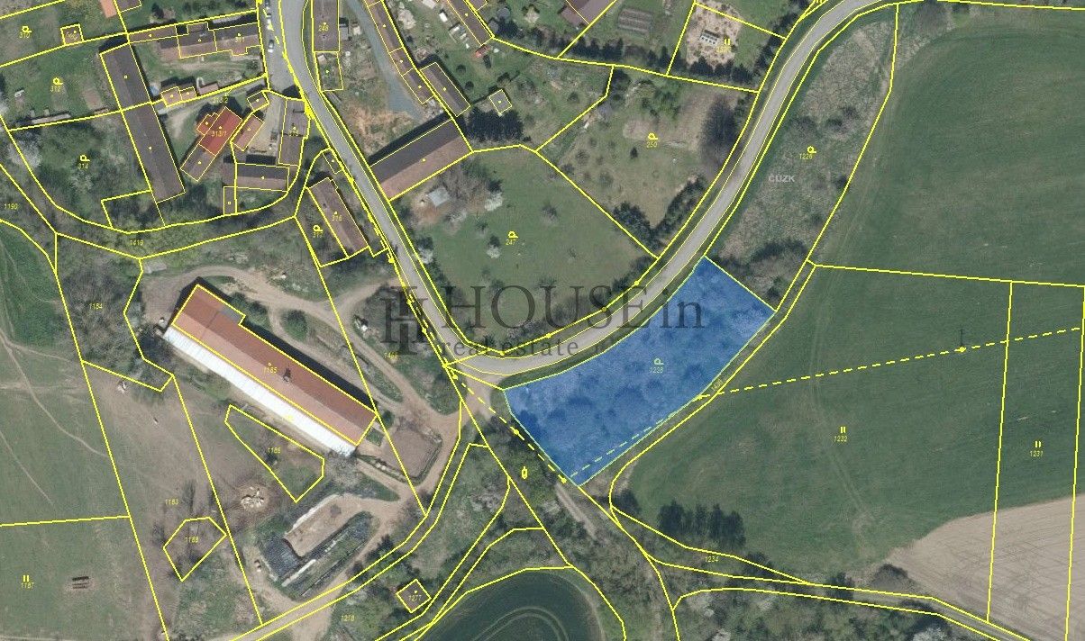 Prodej pozemku 2410 m² - foto 1