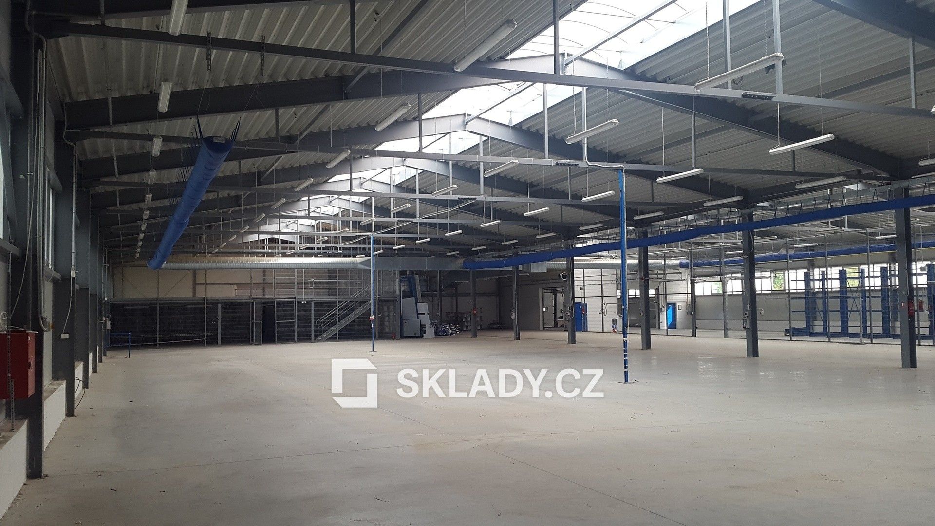 Pronájem komerčního prostoru 2700 m² - foto 3